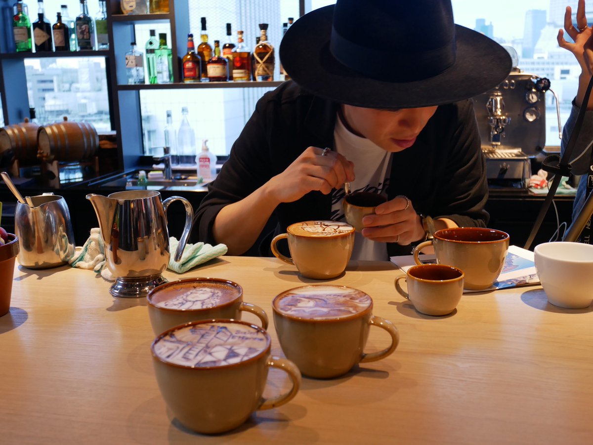 Nous travaillons l'attractivité de #SaintEtienne sur le marché japonais, avec Atout France <a href="/franceiine/">Francine</a> !! En juin, au restaurant le Concept à la <a href="/lacitedudesign/">Cité du design</a> était organisé  un show #latteart, une performance populaire au Japon, qui consiste à sculpter la mousse de café !