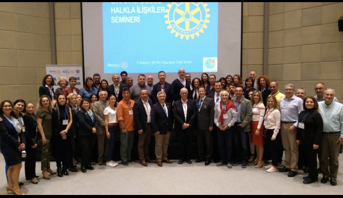 kordonrotary's tweet photo. Gündoğdu Rotary Kulübü ev sahipliğinde düzenlenen Halkla İlişkiler Seminerine katıldık. Polio plus yararına satışa sunduğumuz kitaplarımızı da standımızda sattık #endpolionow #rotarianinaction #2440rotary #betheinspiration https://t.co/k9LTIkbAOi