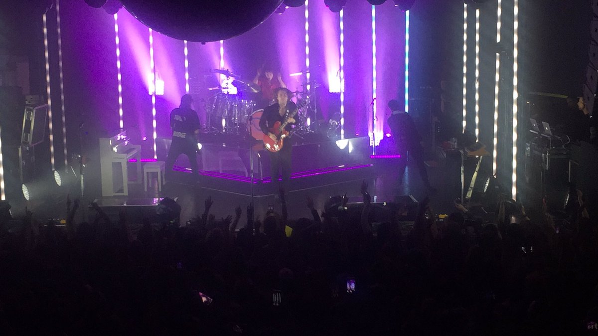 5SOS FAN UPDATE tweet media