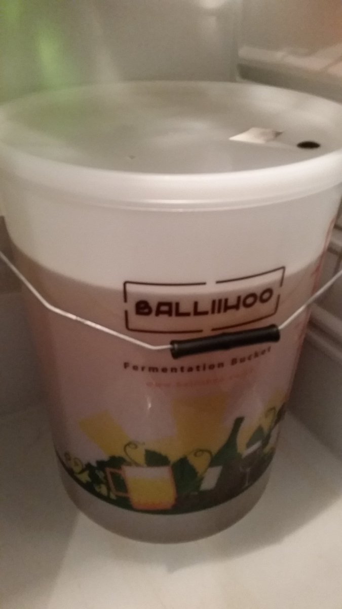 2nd task for the weekend, the lager has been re-racked and moved to the fridge. Will hopefully get 6 weeks in there before it needs to vacate for turkey.#homebrew #homebrewing
