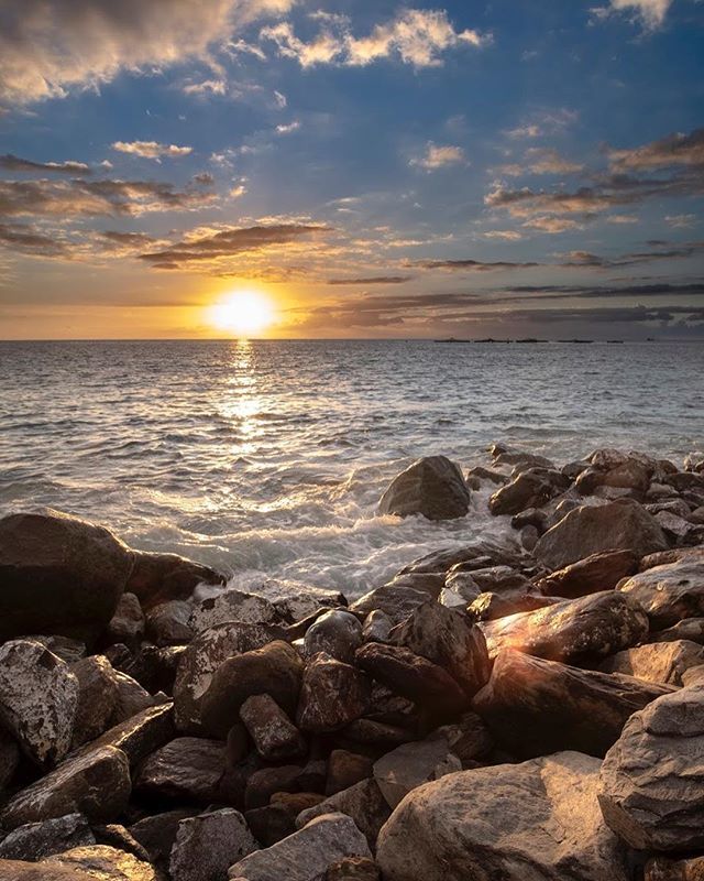 Atardeceres de otoño... #tenerife #estaes_tenerife #igtenerife #igerstenerife #loves_tenerife #tenerifelicidad #canarias #asi_es_canarias #estaes_canarias #espacio_canario #ig_canarias #ig_canaryislands #icanarias_beautiful #loves_canarias #latituddevida… ift.tt/2QjFWHK