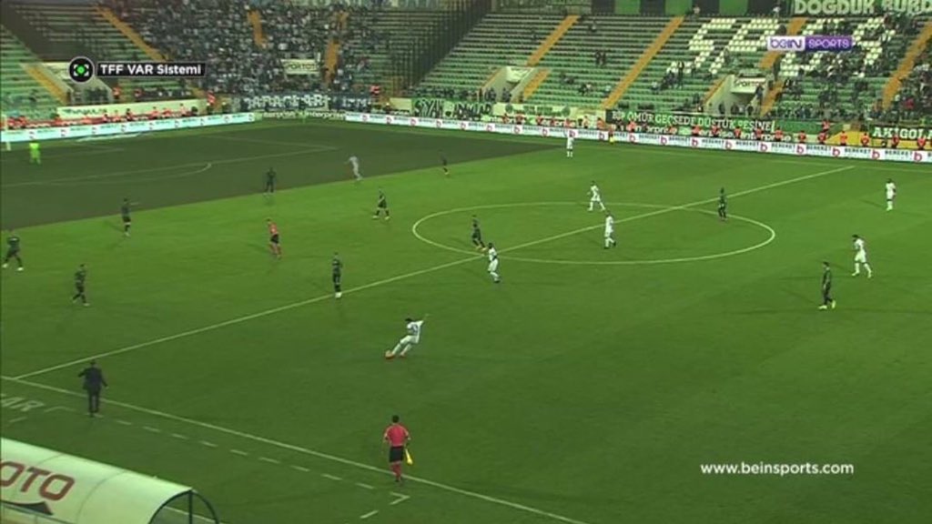 TahirAkgl9's tweet photo. VAR' ınızla, YOK' unuzla , hakeminizle, hepinizi üst üste koyucaz  #ErzurumsporDoğranıyor https://t.co/0lF3WYjjba