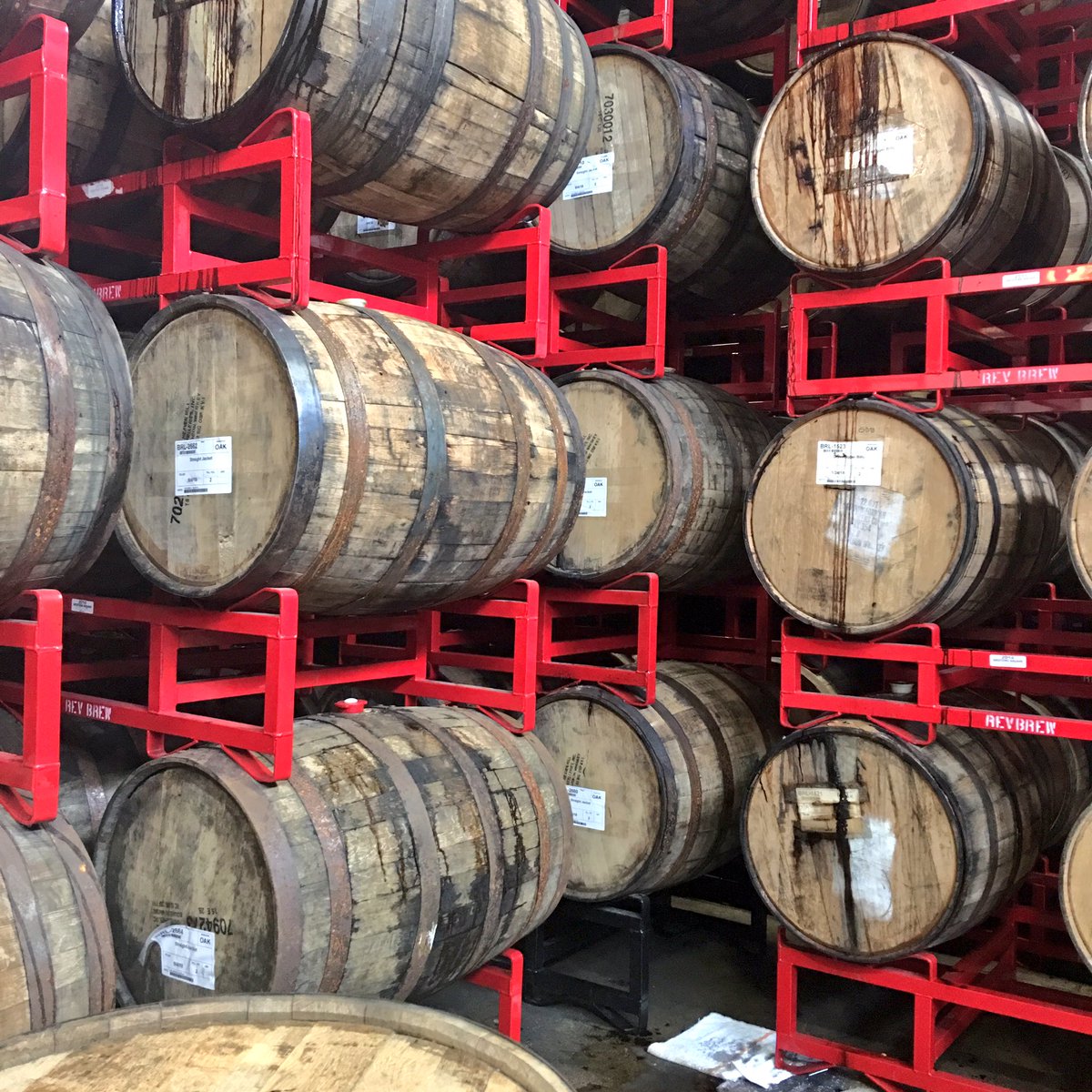 Practice_Daily's tweet image. Wake up, sleepies! We’re at @RevBrewChicago for another @RevCraftShow! Come thru!