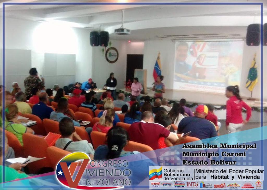 GMVV_Bolivar's tweet photo. Los Viviendo Venezolano de la GMVV en el Municipio Caroni reunidos y debatiendo sus propuestas en miras de participar en el #CongresoViviendoVenezolano   hacia la construcción del Estado Comunal
@NicolasMaduro 
@IMVillarroel 
@JustoNogueraP 
@Minhvi_Oficial https://t.co/H7WBwsIy1i