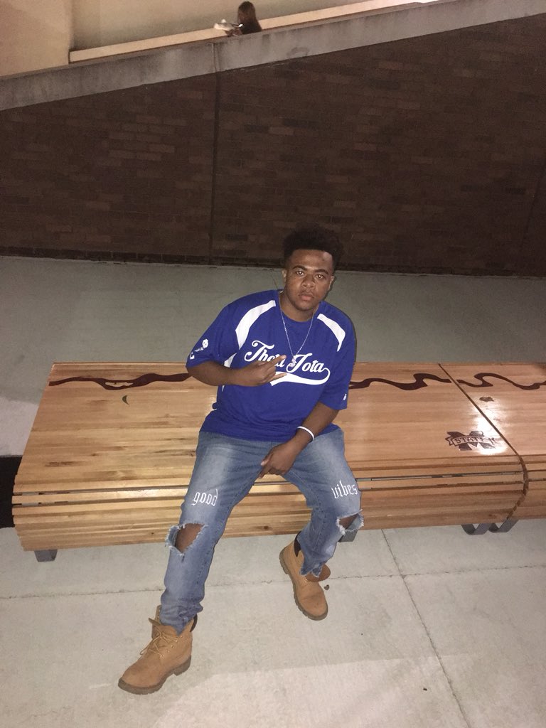 justo2017's tweet photo. Homecoming was lit but back to the books #MSUHOCO2K18 https://t.co/LRGzUOJnZq