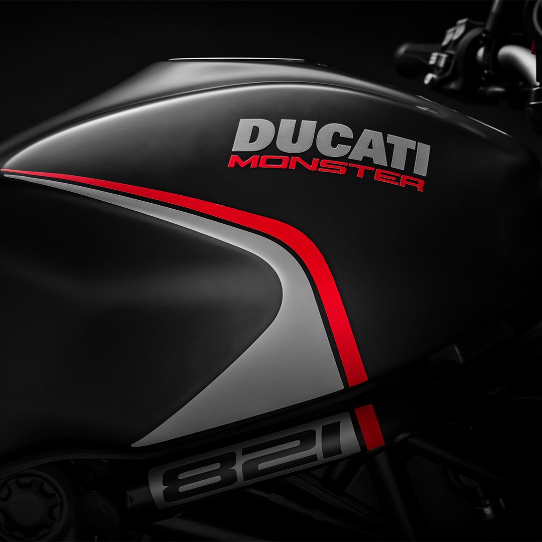 DucatiMotor's tweet image. The Monster has been rejuvenated with a stealth version. Updated graphics and an irresistible colour give a new look to the naked Ducati par excellence. Discover the brand new Monster 821 stealth on our website and stay tuned for more &amp;gt; bit.ly/Ducati_Monster… #ducatipremiere