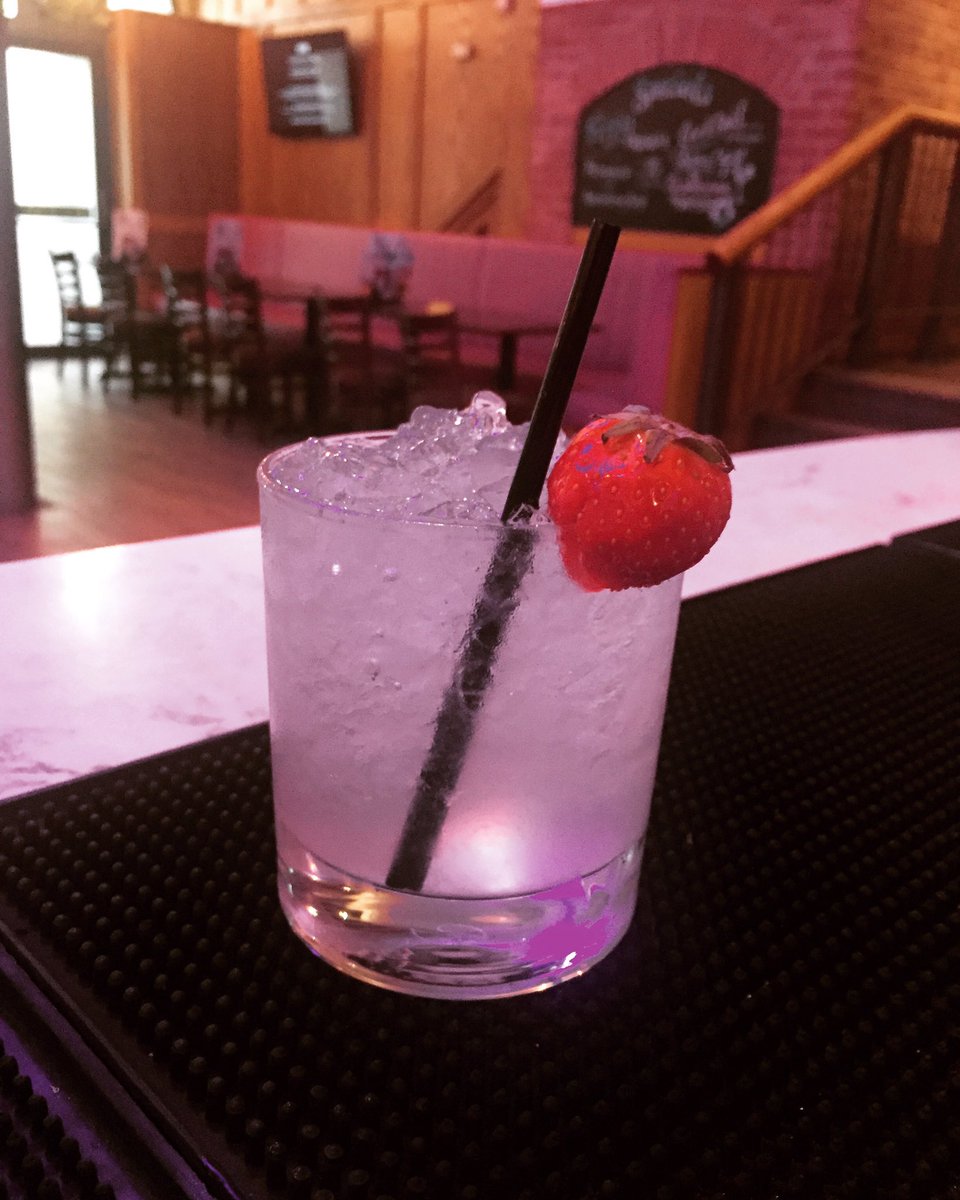 Our cocktail of the week is a Gordon’s pink gin sour! And it’s only £4.95 ( or 2 for £4.95 from 5 till 7!) #gordons #gin #pink #pinkgin #cocktail #sour #yum #torquay <a href="/GordonsGinUK/">Gordon's Gin</a> <a href="/BoostTorbay/">Boost Torbay</a>