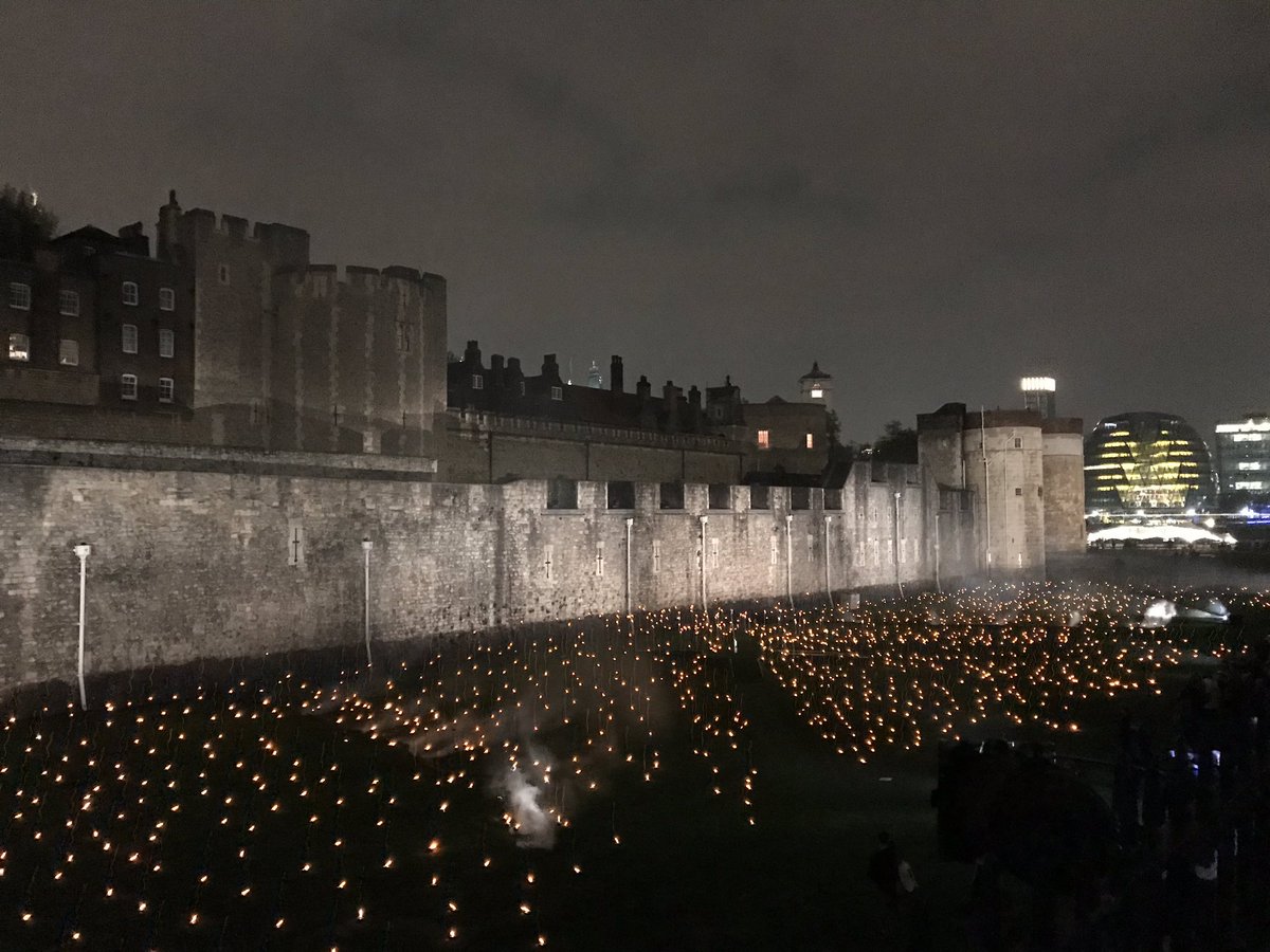 A Sunday evening visit to Tower of London for #TowerRemembers