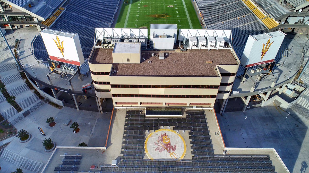 raulfelix's tweet photo. Hard not to fall in love with #ASU 🔱😍 #asufootball #forksup #Inferno #instaasu #pac12 #tempe #arizona #tempearizona #dji #dronephotography #drone #phantom4prov2 https://t.co/bVMLw0a98q