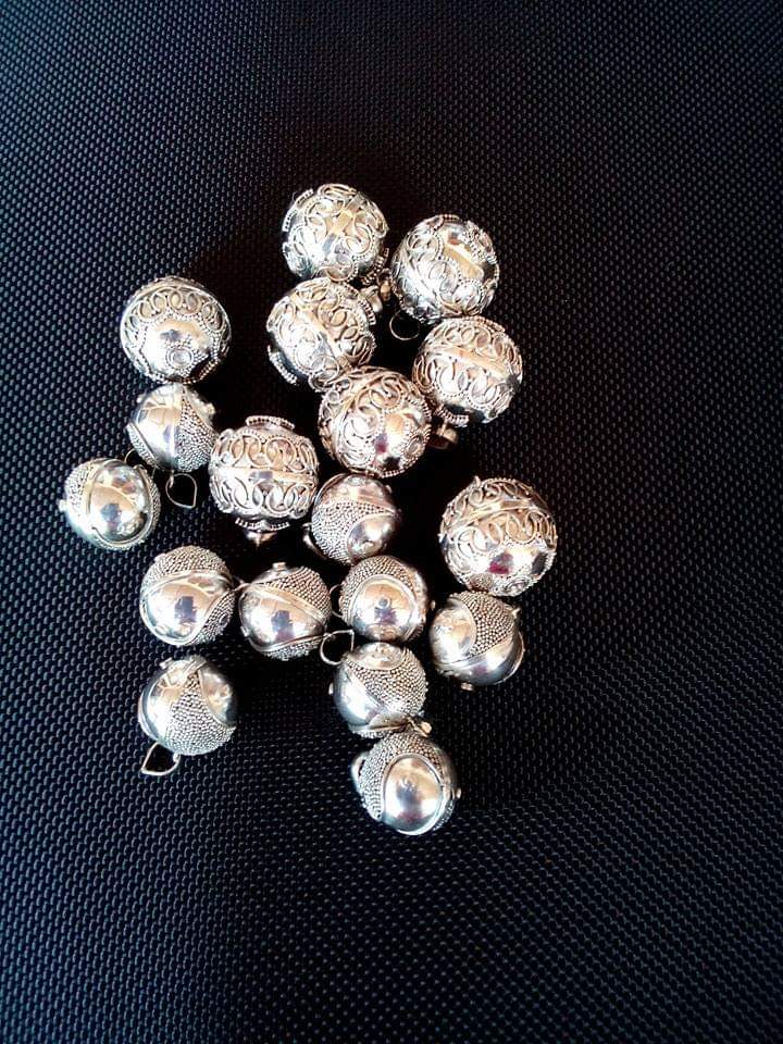 Harmony ball/dream ball sterling silver. Check out mandirisilver.com #jewelryonetsy #silverstone #harmonyball #dreamball #SilverSpring #etsyselleruk