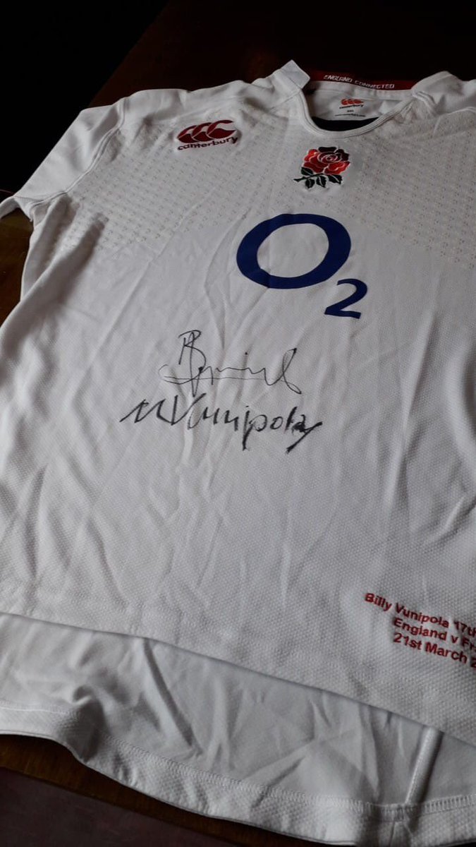 WATTSTOWNRFC's tweet photo. We would like to thank @bvunipola, @Mako_Vunipola and his dad fe’ao for sorting out a signed jersery of boys for our clubhouse wall. Mako and Billy Vunipola started their rugby careers here at Wattstown RFC. The family are very proud of where they came from! Thank you. 🔴⚫️#COTT https://t.co/p2oYlGVmcj
