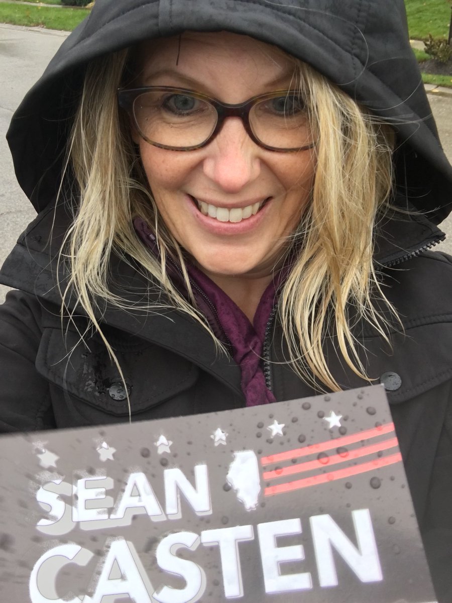 @SeanCasten @VoteCasten I hate being wet and cold but @PodSaveAmerica is relentless so here I am. Let’s do this! #flipthe6th