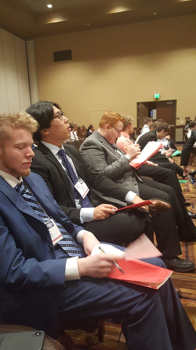 BSDFBLA's tweet photo. This great group of students are having a BLAST at the 2018 State Leadership Workshop! https://t.co/gyXo2A9PxC