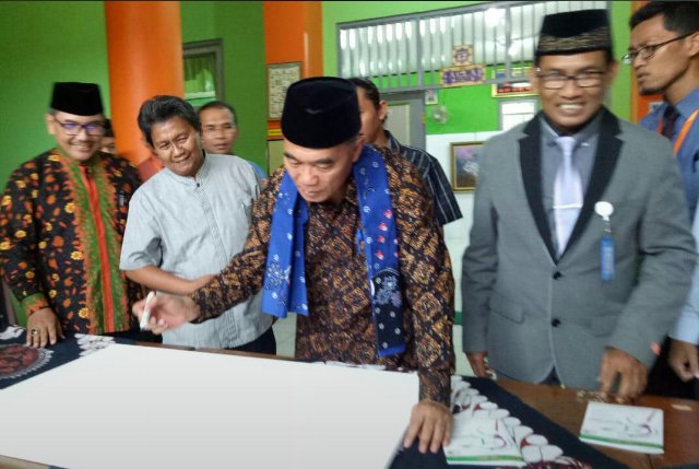 Kunjungan Menteri (Mendikbud) Prof. Dr. Muhajir Effendy, M.A.P di SD Muhammadiyah Karangkajen Jalan Menukan #Yogyakarta.