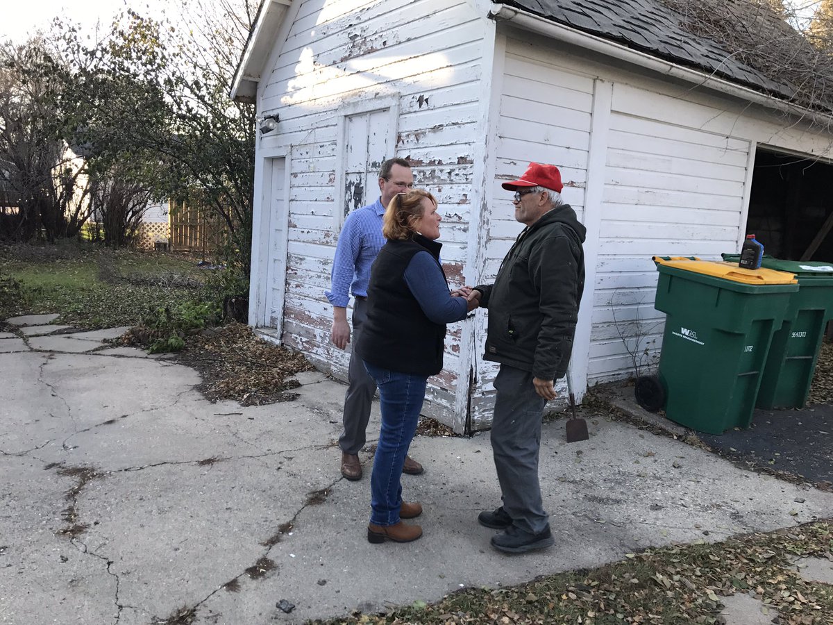 mac4northdakota's tweet photo. Just stopped in Mayville to knock on some doors and greet folks at Mae's Vintage and the Pizza Shop. #BringItHomeHeidi #GOTV2018 https://t.co/NDsXY9s0Qa