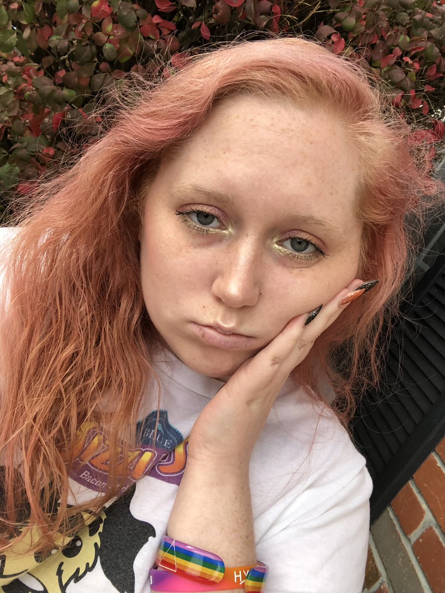 peachyboyelio's tweet photo. i look so sad https://t.co/1NCINl5Tus