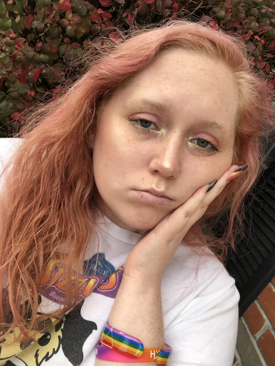 peachyboyelio's tweet photo. i look so sad https://t.co/1NCINl5Tus