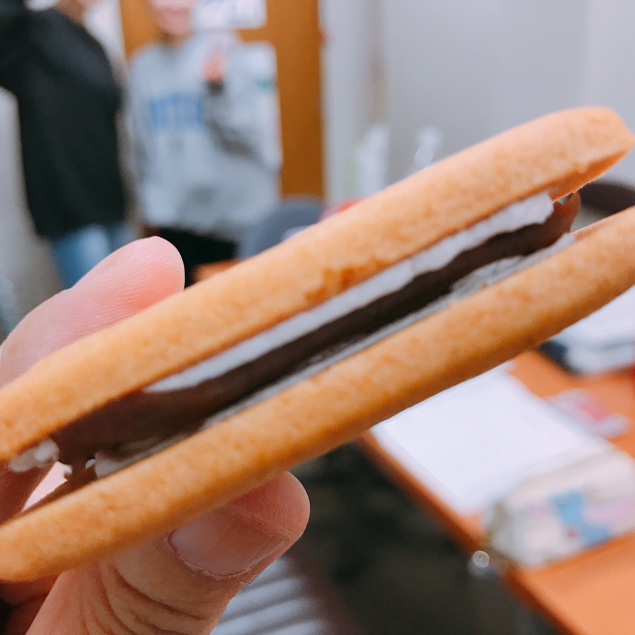 菜々 食べるの大好き 職場に名古屋のお土産 小倉サンド 本当にいろんなお土産があったけど 衝撃的な小倉トーストに1番近いかなぁ っと思って選びました どうだ みんな うまいか 名古屋土産 小倉サンド 青柳総本家 T Co Kdnskgxzne
