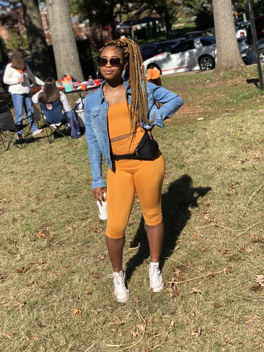 breezy2x_'s tweet photo. GO BIG 🍊🍊🍊 #utkhc https://t.co/jJAngbEP0x