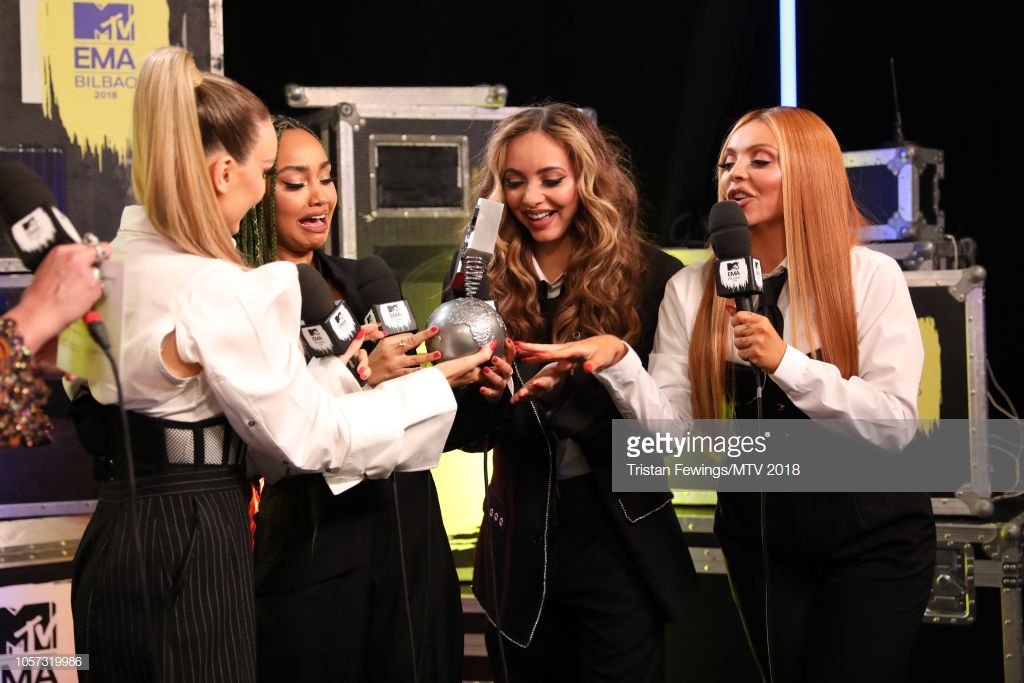 wasabijadet's tweet photo. Dreams come true ! You deserved it soo much !
YAAAAAAAS, YOU DID IT GIRLS, WE DID IT !!
@LittleMix #LittleMix #LM5 #EMAs2018 #LittleMixAtEMA 😍 https://t.co/pICSjblfvG