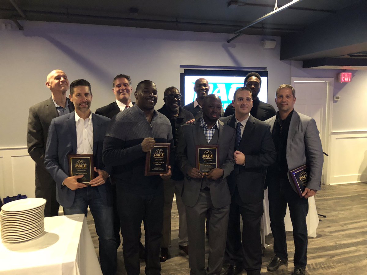 CoachHealing's tweet photo. Thank you to all of our families, friends and alumni for making last night’s 2018 @PaceMBB Tip-Off Dinner a success! Also a big thank you to Coach Bob Hurley Sr., for spending the evening with us. It was truly a night to remember! #GoSetters #PaceMBB https://t.co/thHyYfw8ki
