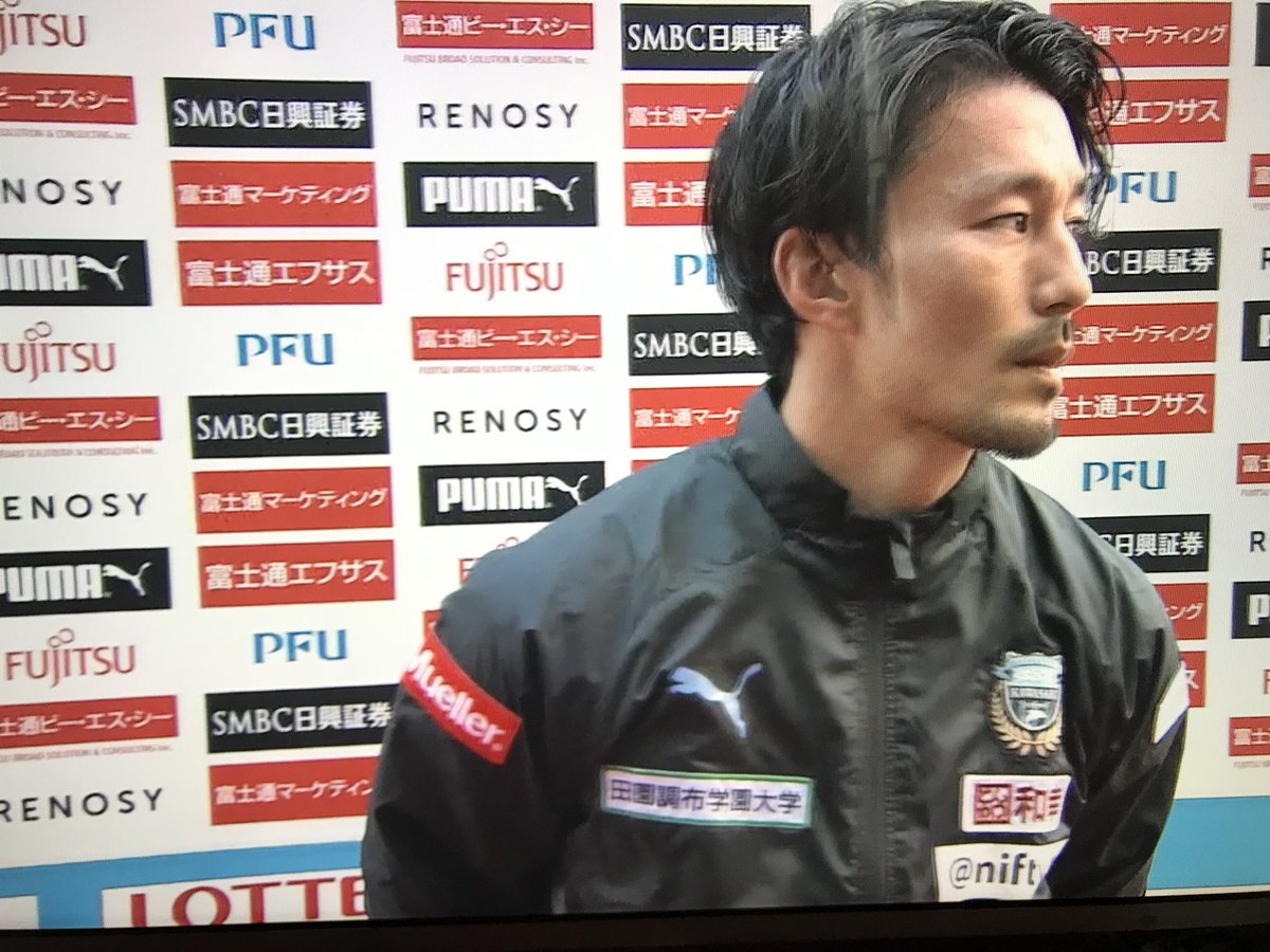 Mueller_Japan's tweet photo. ミューラーがサポートする川崎フロンターレがJ1連覇に近づきましたよ！！

写真は先制点を決めた家長選手。

み、右肩にはなんと〜！！

#川崎フロンターレ
#mueller https://t.co/x6P7Mgj4oU