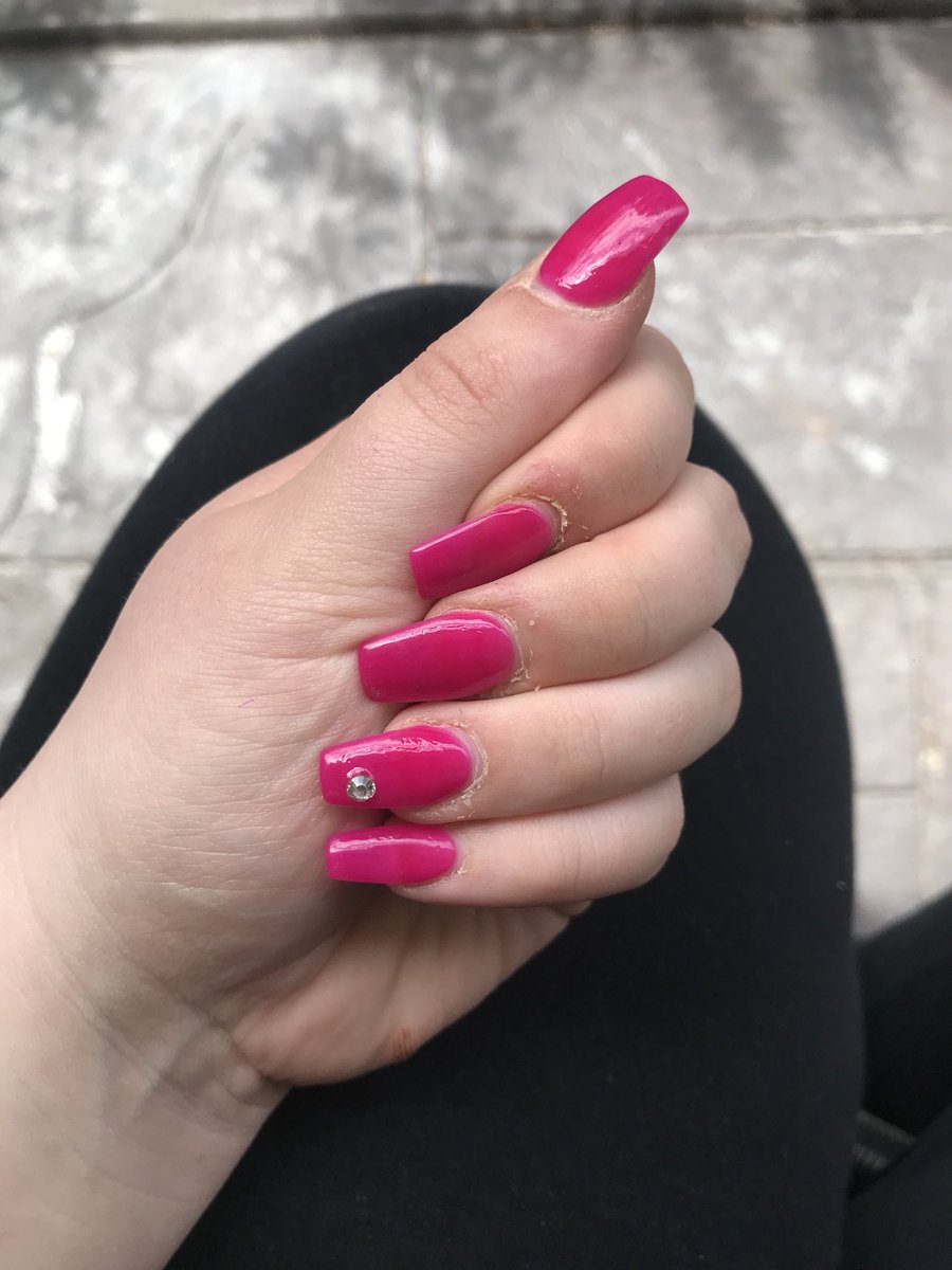 GoddessErin3's tweet photo. How would you like these scratching you and slapping you hmm? #paypiggy #slave #findomqueen #findomaustralia #queen #goddess https://t.co/aVQBOlL9s7