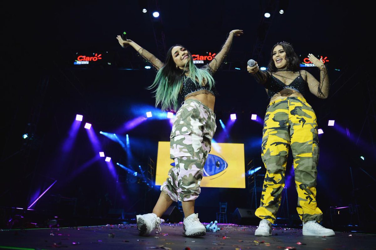 ClubMediaFest's tweet photo. ¡Amarlas por siempre! 😍@calleypocheoffi volvieron a darla toda con su show en #CMFBogotá. ¿Preparados para recibirlas en el @entelmediafest ? https://t.co/Q2gCx15OXI