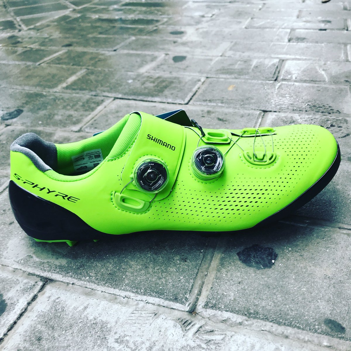 boyertriathlon's tweet photo. Os presentamos el nuevo color exclusivo en nuestro país de la gama Shimano S-phyre para la temporada 2019 ¿Os gusta? #triandfun https://t.co/yIRKyxXoXG