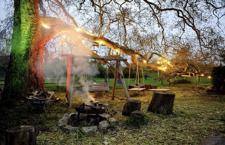 Sparkford_Hall's tweet image. #SparkfordHall is the perfect venue for your special day. Gorgeous grounds of 23 acres, stunning Georgian House, swimming pool, fire pit, sound proofed party cellar, sauna, camping, cinema room, walled garden, cottage,The Barn &amp;amp; so much more. Call our team 01963 441553 #Somerset