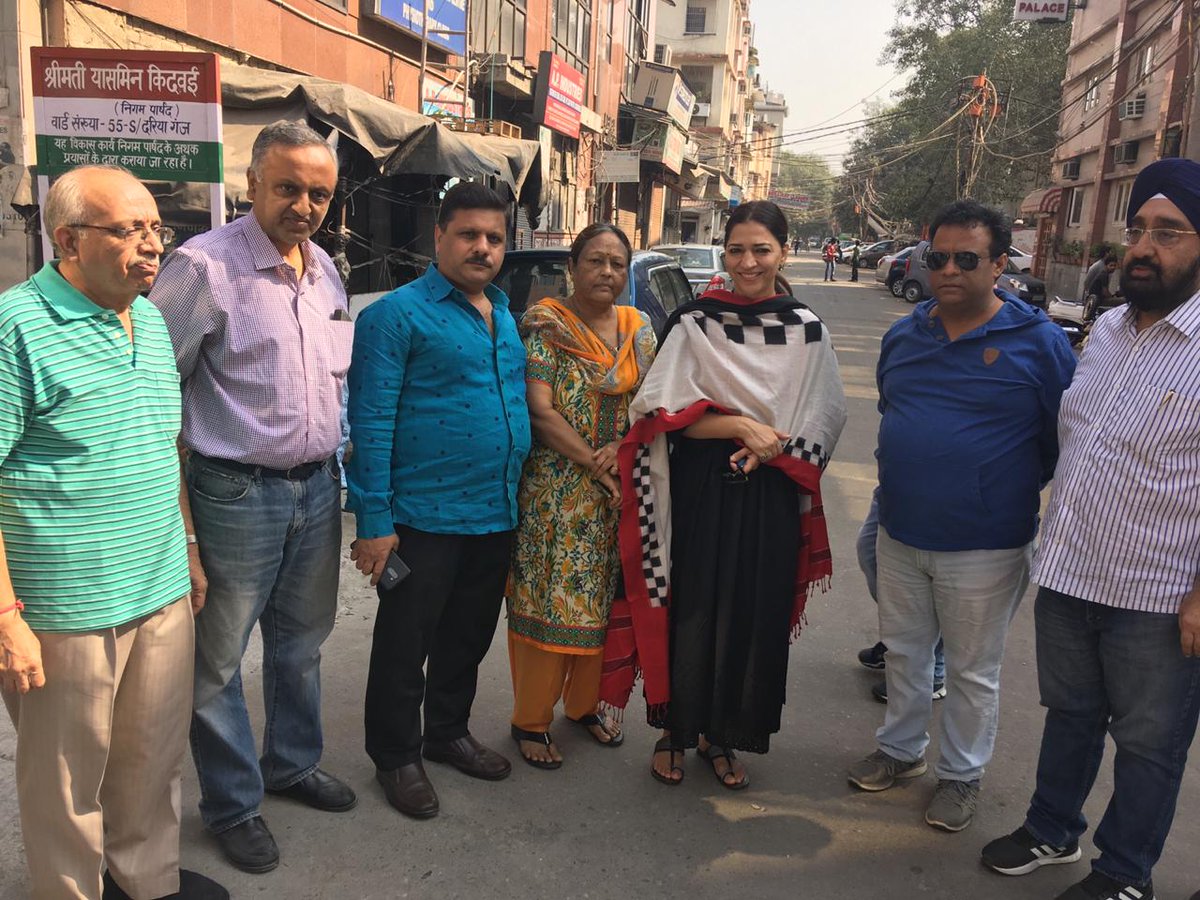 YasminKidwai's tweet image. Road redone in Daryaganj - Brij Mohan mark is at a busy intersection &amp;amp; am glad the work was completed in time before Diwali &amp;amp; inaugurated by the residents themselves :) 
#Daryaganj #Constituencyprojects