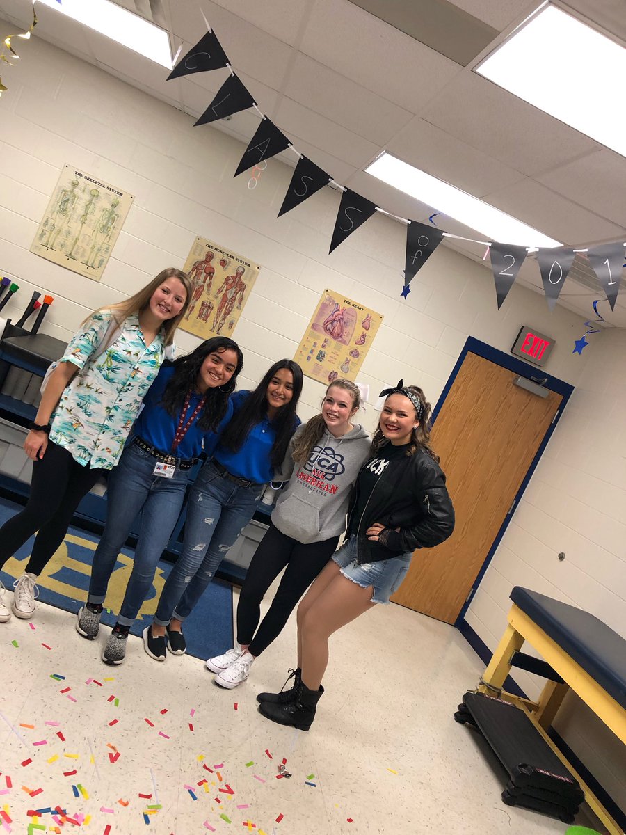 SAT SEN19RS🎓
@baileyjorich 
@haydeejetzany 
<a href="/litzyy_x/">litzy ✨</a> 
<a href="/vgkinney7/">Victoria Beaudet</a> 
<a href="/madisongrace_9/">Madison Mcfarland</a>