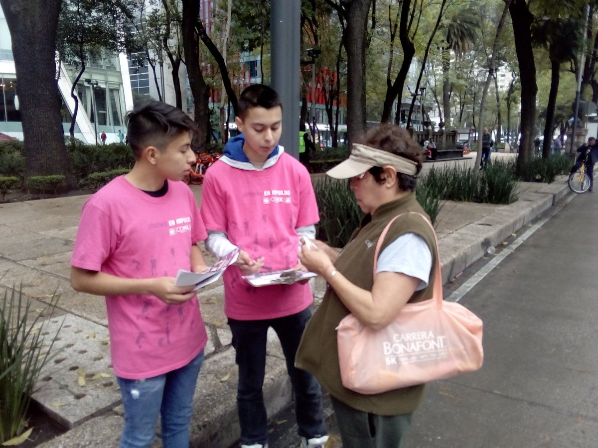 Tony14Cesar's tweet photo. Brindando información sobre Acércate al INJUVE, préstamo de bicis especiales y remolques, préstamos de patines y patinetas, ajedrez gigante, préstamos de bicis.
@mavr24 @FannOrtega @Leonard66496093 @MaferINJUVEDF @MaferINJUVEDF 

#TodosSomosInjuve https://t.co/c9EGAvRvRW