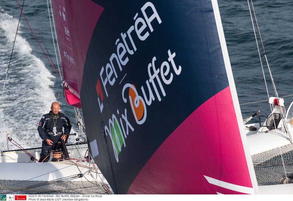 FenetreaMixB's tweet photo. Erwan Le Roux reprend la mer en mode course.
Sa stratégie n’ayant pas changé, il doit maintenant se préparer au passage des différentes dépressions à venir et préserver toutes ses chances pour la suite.
C’est un coup dur, mais la route est longue !
 #RDR18 #TousAvecErwan https://t.co/tQNn0PtR6n