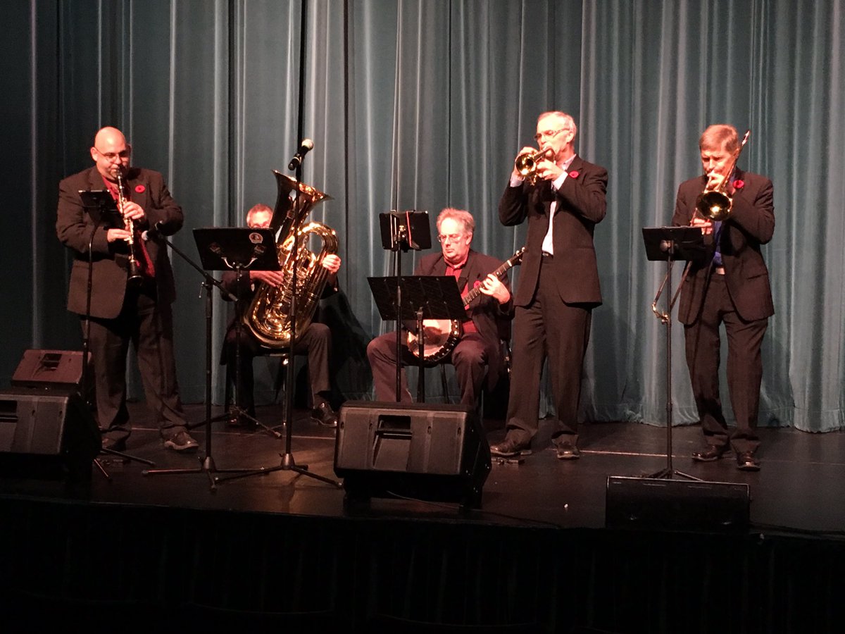 HipwellDan's tweet photo. Tribute to our veterans with music through the ages including jazz, big band and rock. Awesome concert and more awesome tribute to our veterans with interwoven stories from the last 100 years. https://t.co/RhHE0Fk5Vk