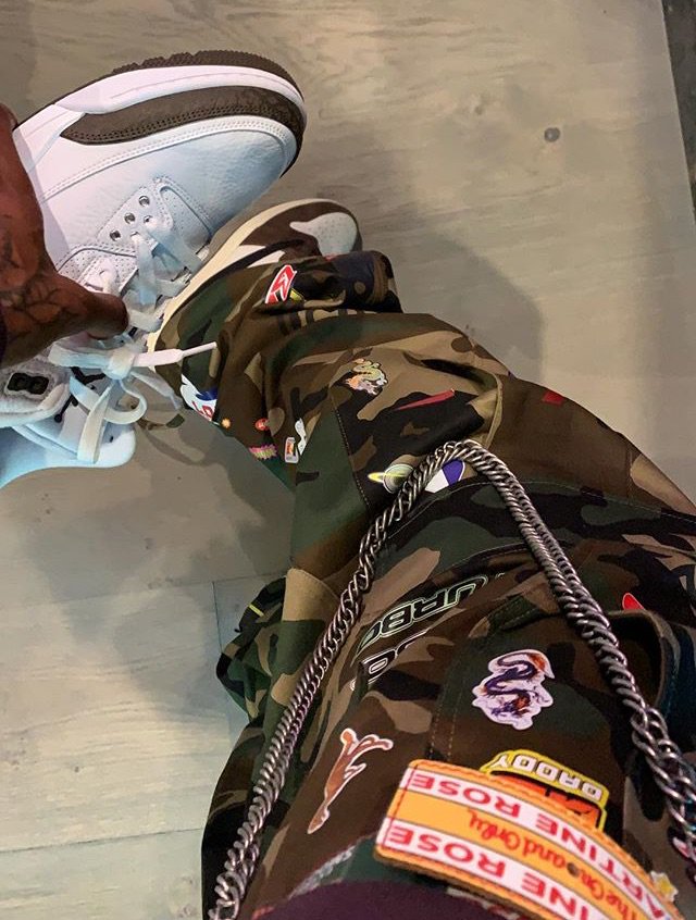 travis scott wearing jordan 3