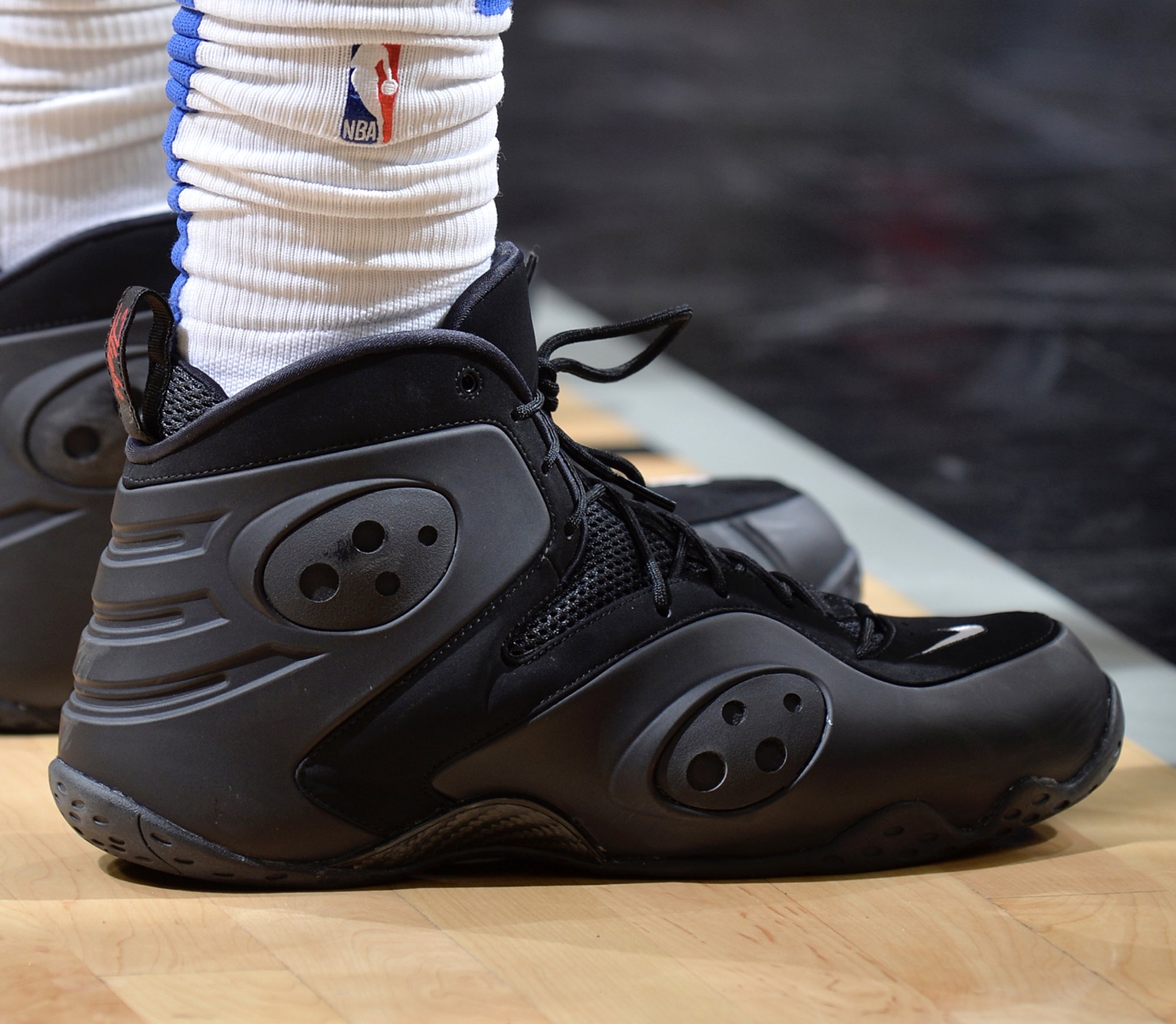 SoleCollector on X SoleWatch Double0AGs wearing the Nike Zoom Rookie against the Spurs. marksobhani https t LZPeFDpow9 X