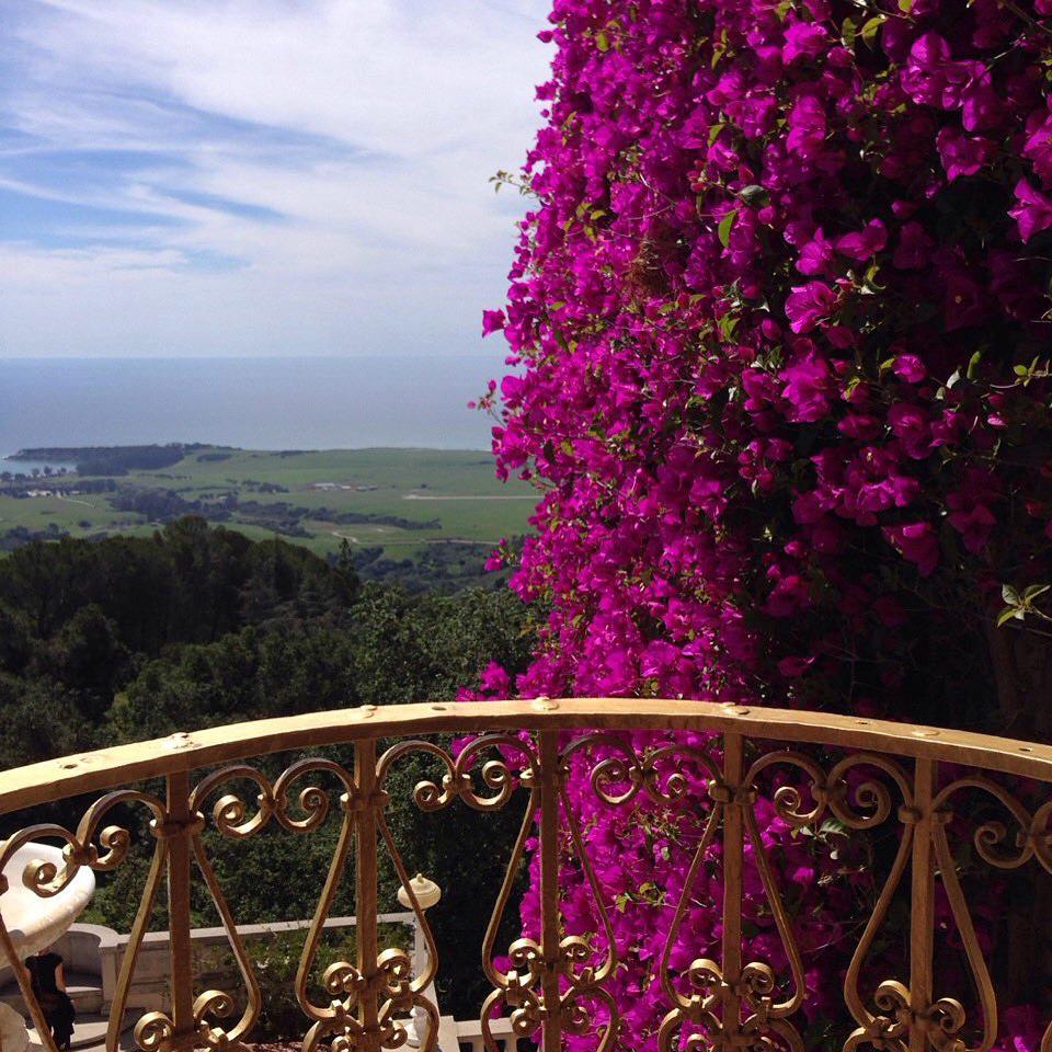 laxlimousine's tweet photo. Luxury car services from Los Angeles Airport to Santa Barbara Call or email us
 https://t.co/cDa2HR15n0 #santabarbara 
 ☎️ (818) 564-1400
 Professional drivers &amp; Luxury cars
 Luxury SUV (up to 7 People) from $265
 Luxury Sedan from $189
 Stretch Limousine from $320 https://t.co/cqYFYnFy9g