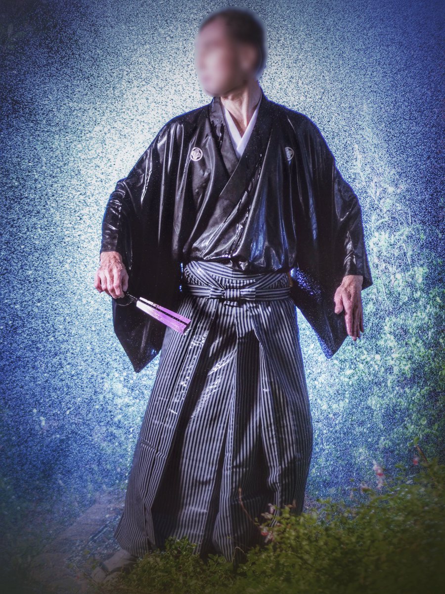 Wetsamurai Twitter પર 紋付袴の濡姿 ずぶ濡れ びしょ濡れ 羽織袴 紋付 紋付袴 黒紋付 黒紋付羽織袴 紋付羽織袴 和服 着物 袴 羽織 侍 水面 着物男子 男着物 水辺 背徳感 Samurai Kimono Hakama Wetlook 男の着物姿 白足袋 水撮影 雨撮影