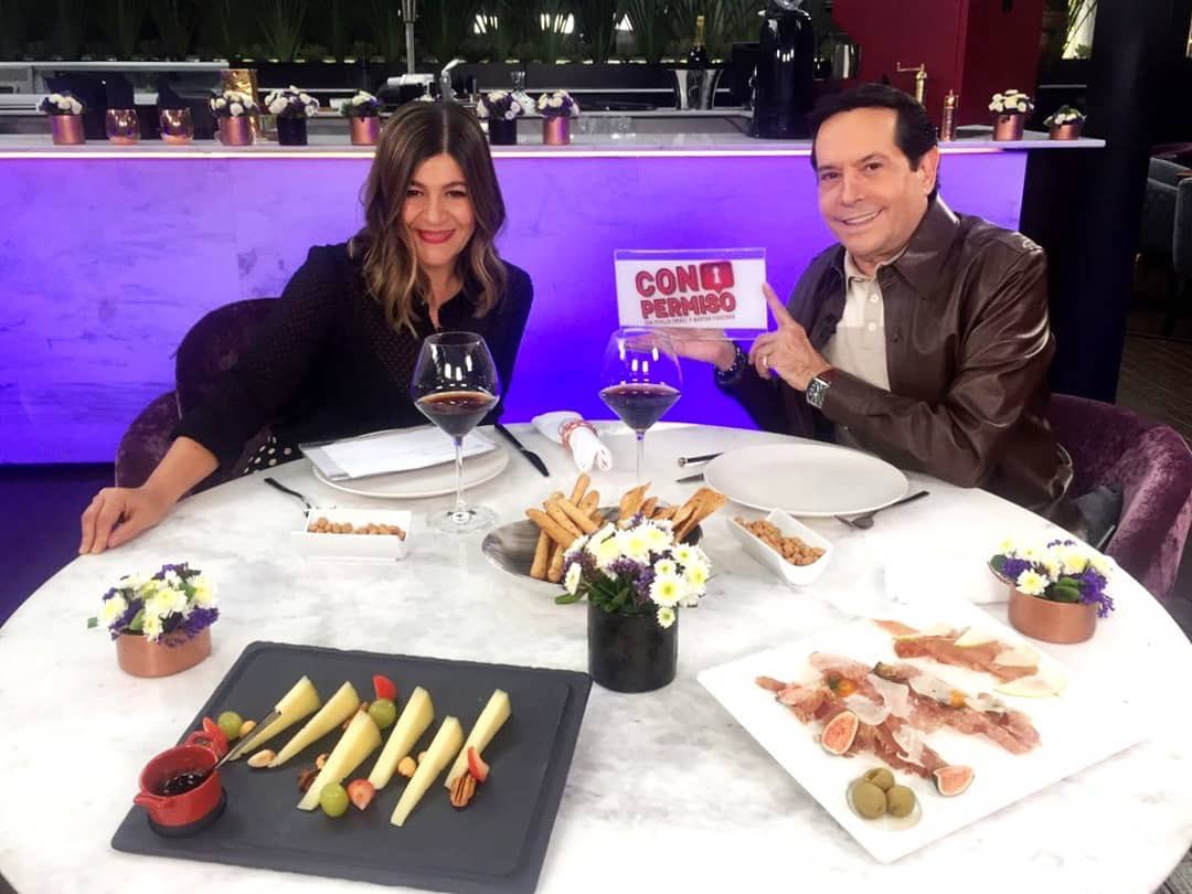 UnicableOficial's tweet image. #CuandoConectoCon @MarthaFigueroax y @Pepillo_Origel me entero de lo mejor de los espectáculos, hoy a las 10 pm por @UnicableOficial ¡invitado @juansolervalls? 📺🍸