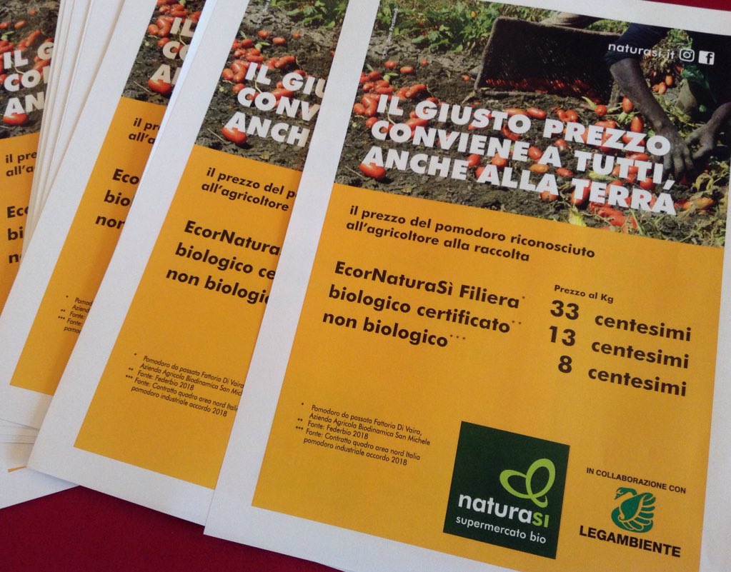 .<a href="/StefanoCiafani/">Stefano Ciafani</a> "La lotta al caporalato si può fare anche tra gli scaffali, le aziende garantendo un #GiustoPrezzo a tutta la filiera agricola, i consumatori acquistando con consapevolezza. Dietro a un prezzo molto basso si nascondono costi ambientali e umani molto alti."
