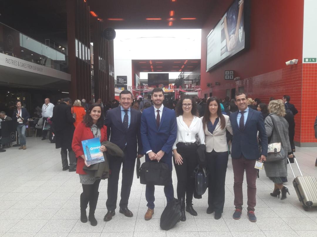 dingus_corp's tweet photo. El equipo @dingus_services ya listo para la @WTM_London con una intensa agenda de reuniones y encuentros con clientes y partners #Book&Payment #Bookincenter #Roomonline @JaumeMonserrat @hittgroup https://t.co/4zk3IVmGuX