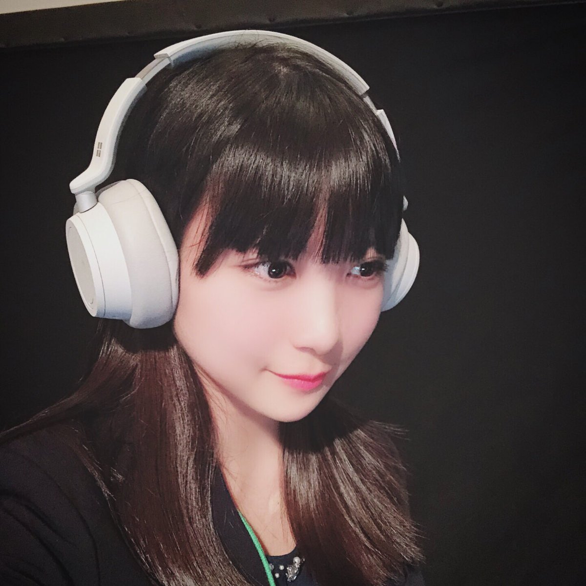 iku_arino's tweet photo. 「Surface Headphones」
13段階のノイズキャンセリング、
かなり優秀でびっくりした‼️‼️
コルタナ搭載なので「明日の○時からイベントの打ち合わせを入れて」でスケジュール登録を声だけで完了(*'-'*)
(デモのアシスタント出演でした)
#mstsjp18 #Microsoft #AC00 https://t.co/OB0thK7zOR