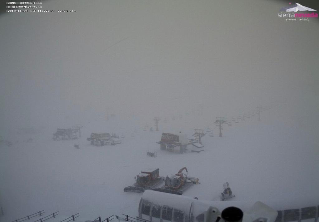 Comenzamos la semana con otra gran nevada!!.
Tenéis ganas de esquiar?
Ya podéis reservar por nuestra nueva web
cerogrados.com
info@cerogrados.com
958-481068
#tenemosganasdenieve
#compartenuestraemocion
#sierranevada
#nieve