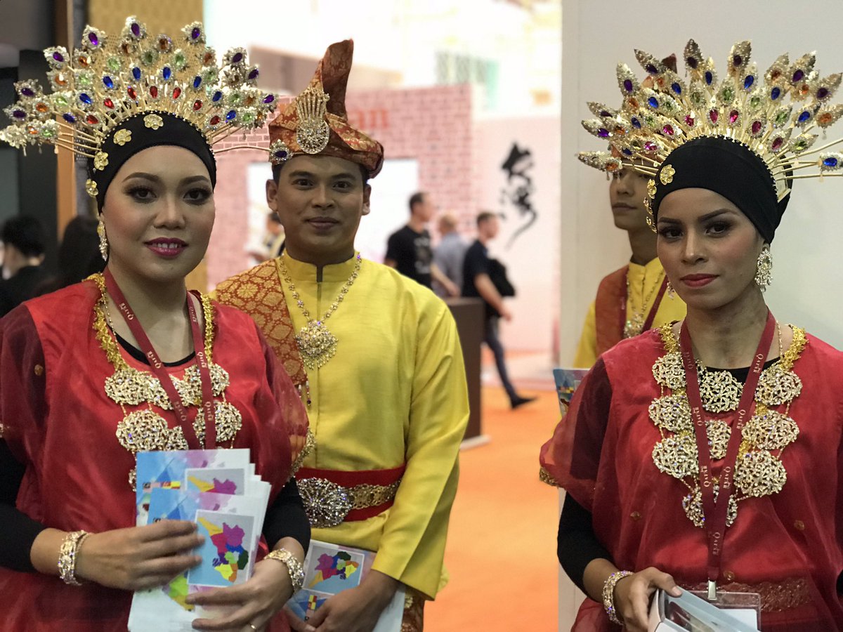 HospitalityCopy's tweet photo. Make sure you come and visit Malaysia! #WTM2018 #WTMMALAYSIA #MalaysiaTrulyAsia https://t.co/xFCS2gLATz