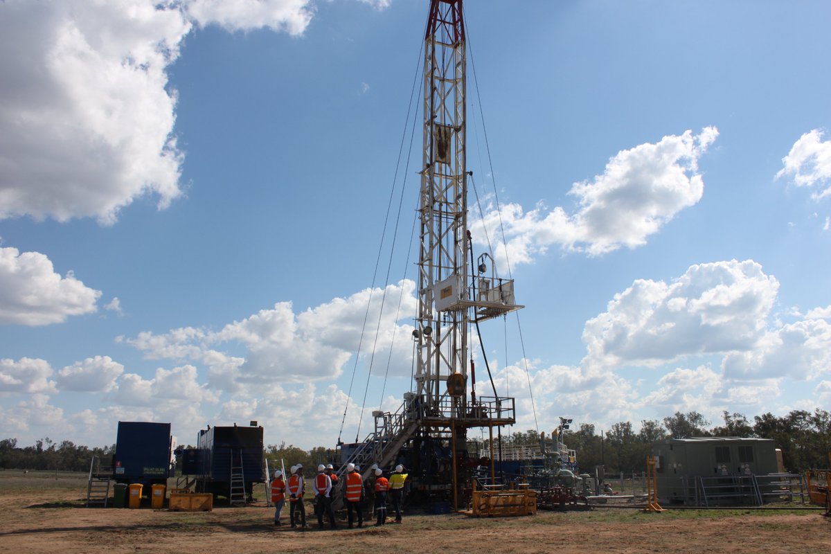 Unearthed_S's tweet photo. On 23 October, @originenergy flew 11 #tech #startup #founders to the Condabri #gas fields for a comprehensive tour of their operations as part of their involvement in the @Unearthed_S #Accelerator Program. Find out more about the experience: https://t.co/96WOMT6q4U https://t.co/1yuJQL0QeZ