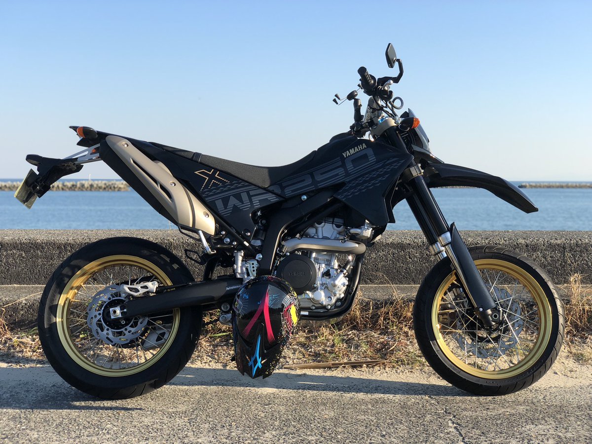 mitsu_ishimura's tweet photo. 今の季節まじ神
#WR250X #YAMAHA https://t.co/I75nVvHMtq