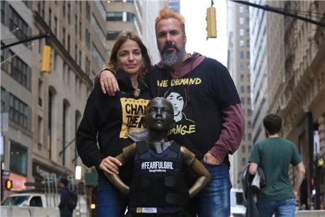 CampaignAsia's tweet photo. How #Fearlessgirl girl' became #Fearfulgirl this weekend https://t.co/aG4UB5Dizb @mullenloweus @ChangeTheRef #FGWF @TheOneClub #EndGunViolence https://t.co/ZkUIMo5IVs