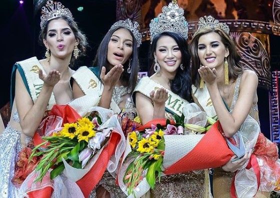 cnnturkrenk's tweet photo. Yeryüzünün en güzel kızı Vietnam'dan çıktı https://t.co/sNBdatKQxj https://t.co/cYbBZfl761