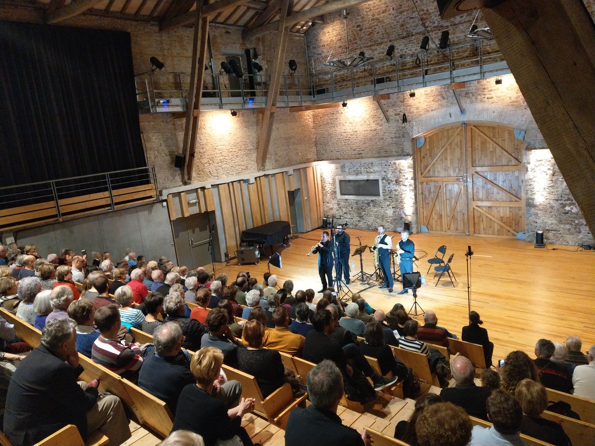 QMorphing's tweet photo. Superbe concert à la Ferme de Villefavard dimanche après-midi pour clôturer 3 superbes jours d'enregistrement ! Au top !
#Limousin #saxophone #nouvelalbum cc @clapmusique https://t.co/Efw1wrW7fQ